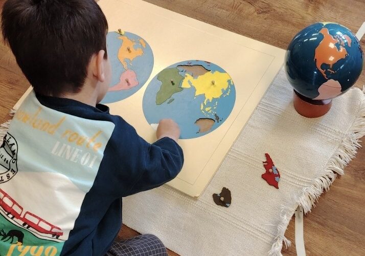 Ο παγκόσμιος χάρτης στην τάξη: όταν η γεωγραφία γίνεται εμπειρία